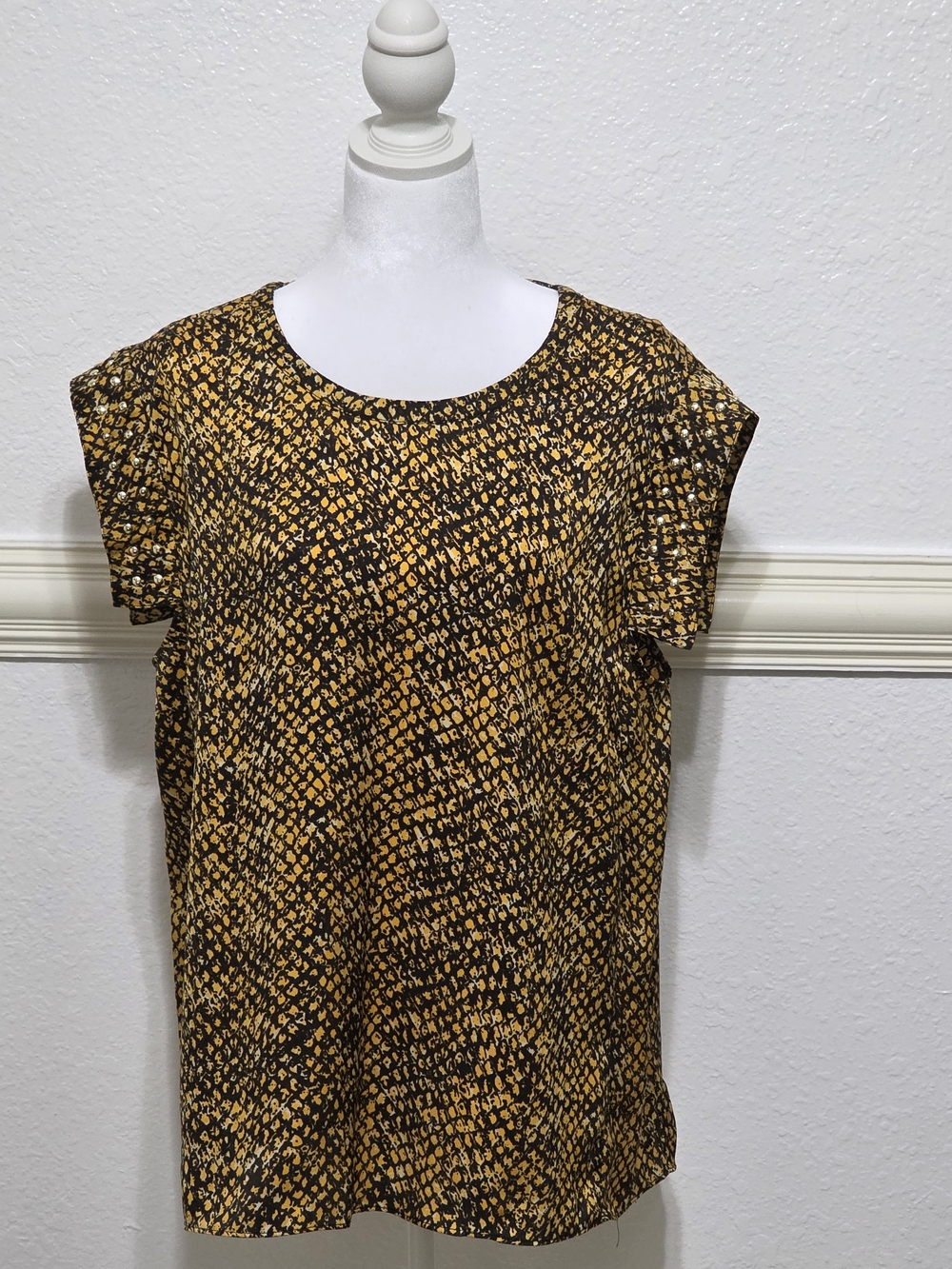 Michael Kors Women’s Yellow and Black Snake  Patterned Short Sleeve Satin Blouse